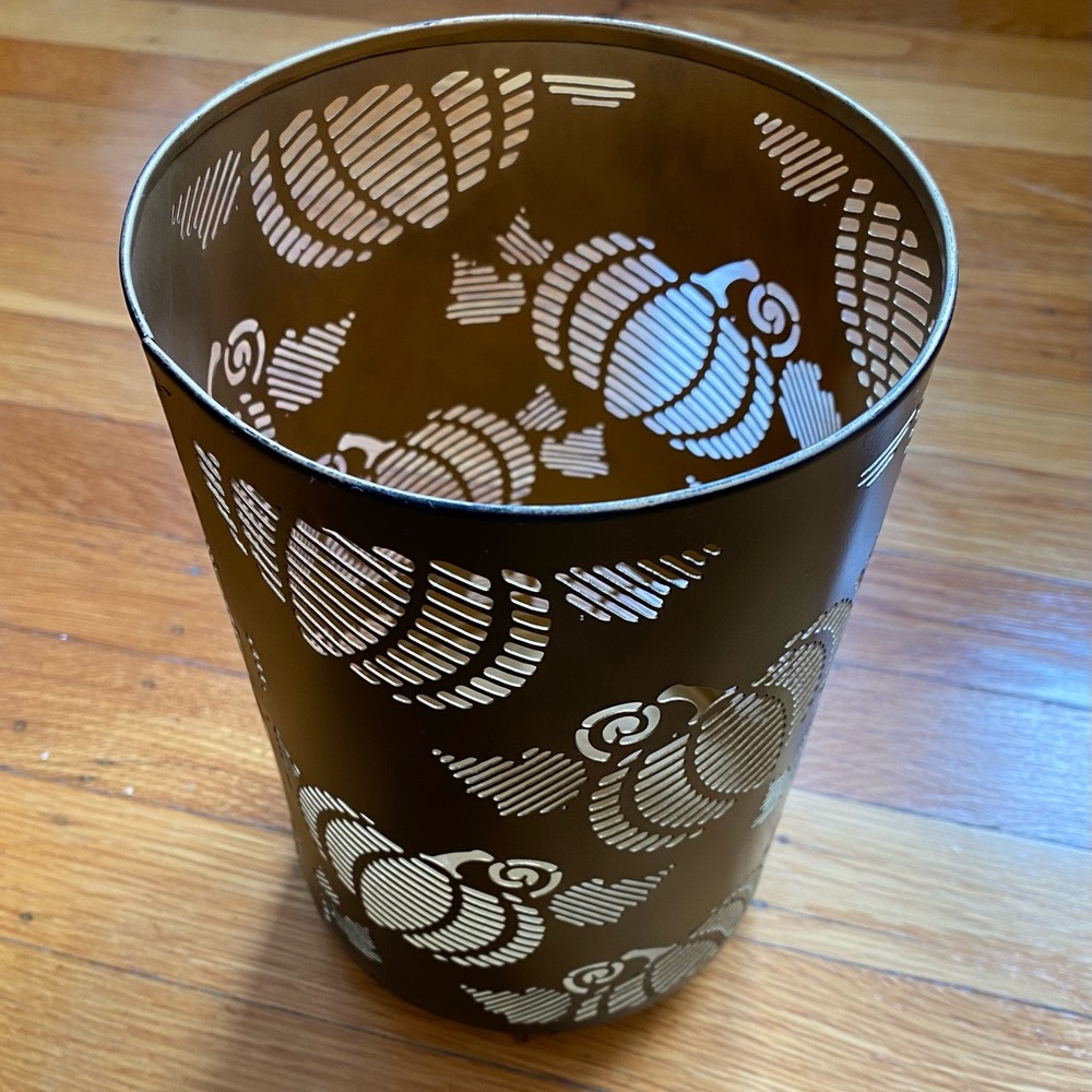 Bath and body works pumpkin candle holder